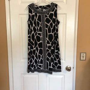 PATTERNED AND BEADED SUMMER DRESS